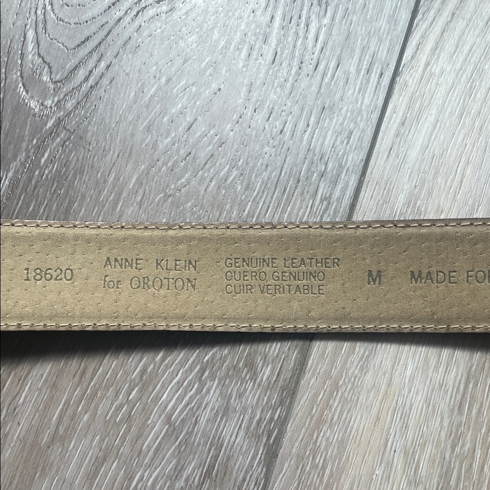 Elegant Women's Black and Brown Belt Set - Picture 3 of 16